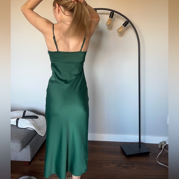 Beautiful emerald satin slip dress with tailored chest detail ✨ - Picture 9 of 11